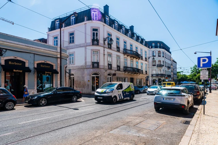 Apartamento T1 para Arrendamento em Misericórdia Foto 25