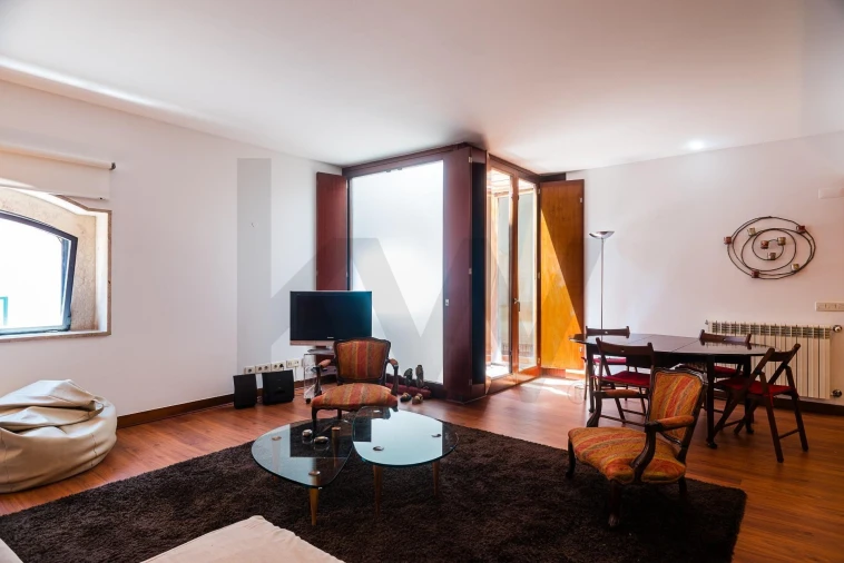 Apartamento T1 para Arrendamento em Misericórdia Foto 11