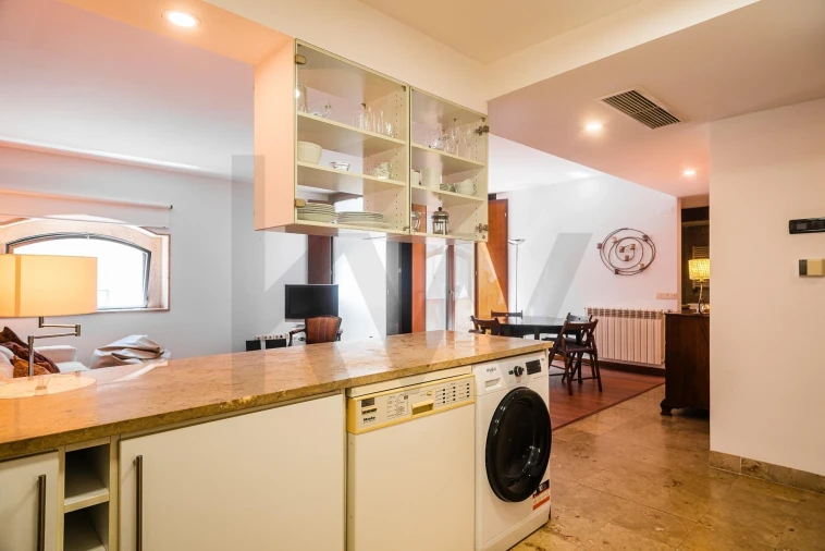 Apartamento T1 para Arrendamento em Misericórdia Foto 18