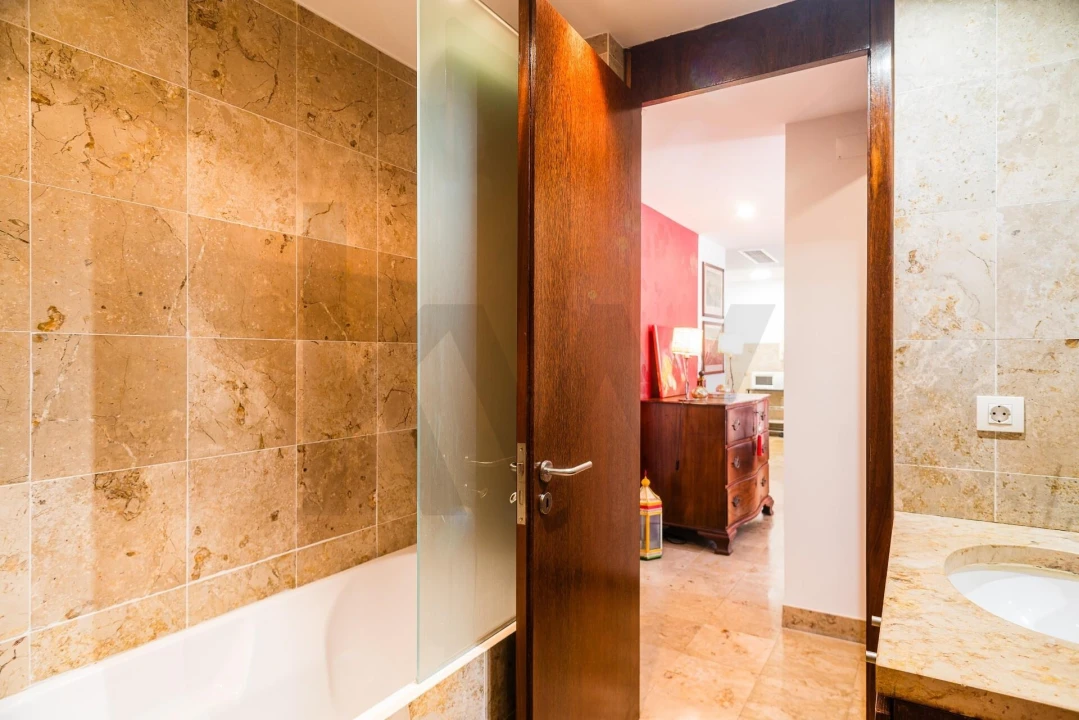 Apartamento T1 para Arrendamento em Misericórdia Foto 22