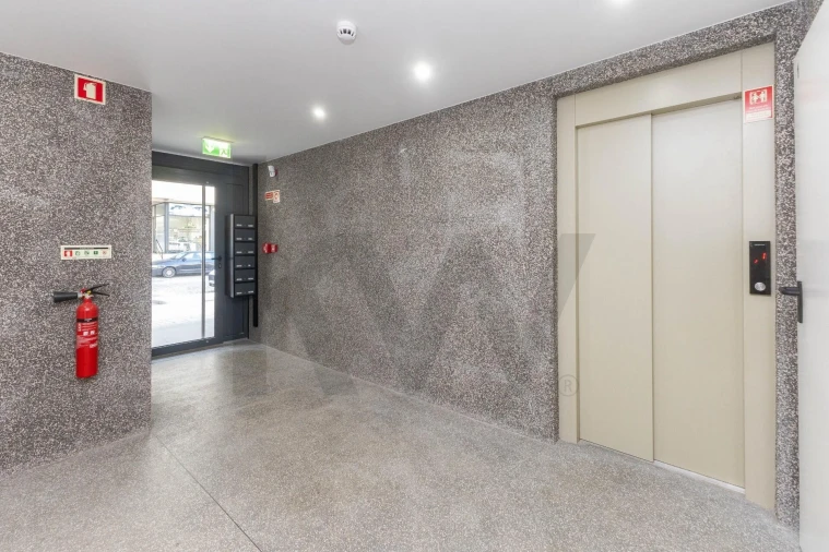 Apartamento T2 para Venda em Paranhos Foto 9