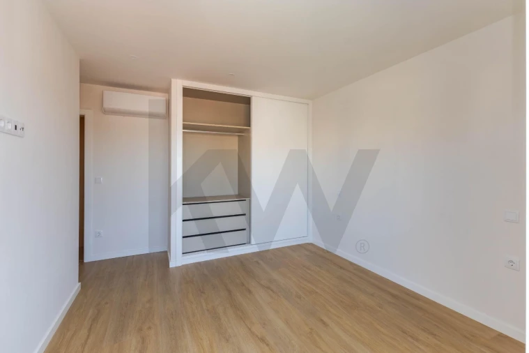 Apartamento T2 para Venda em Paranhos Foto 24