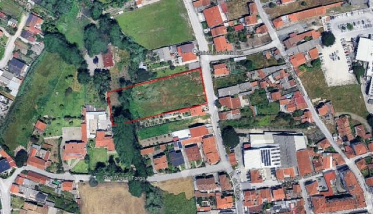 Terreno para Venda em Marinha Grande Foto 1