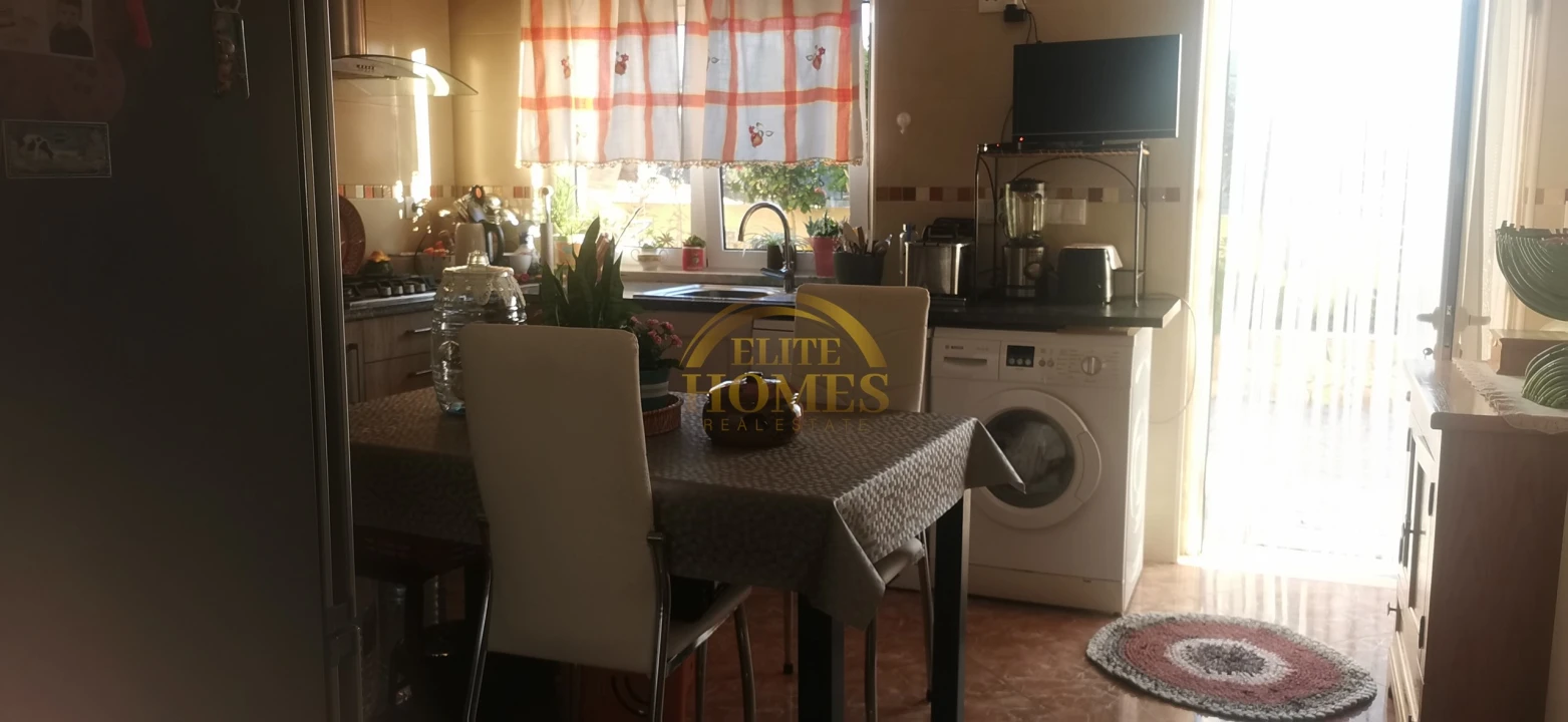 Moradia T5 para Venda em Peral Foto 12