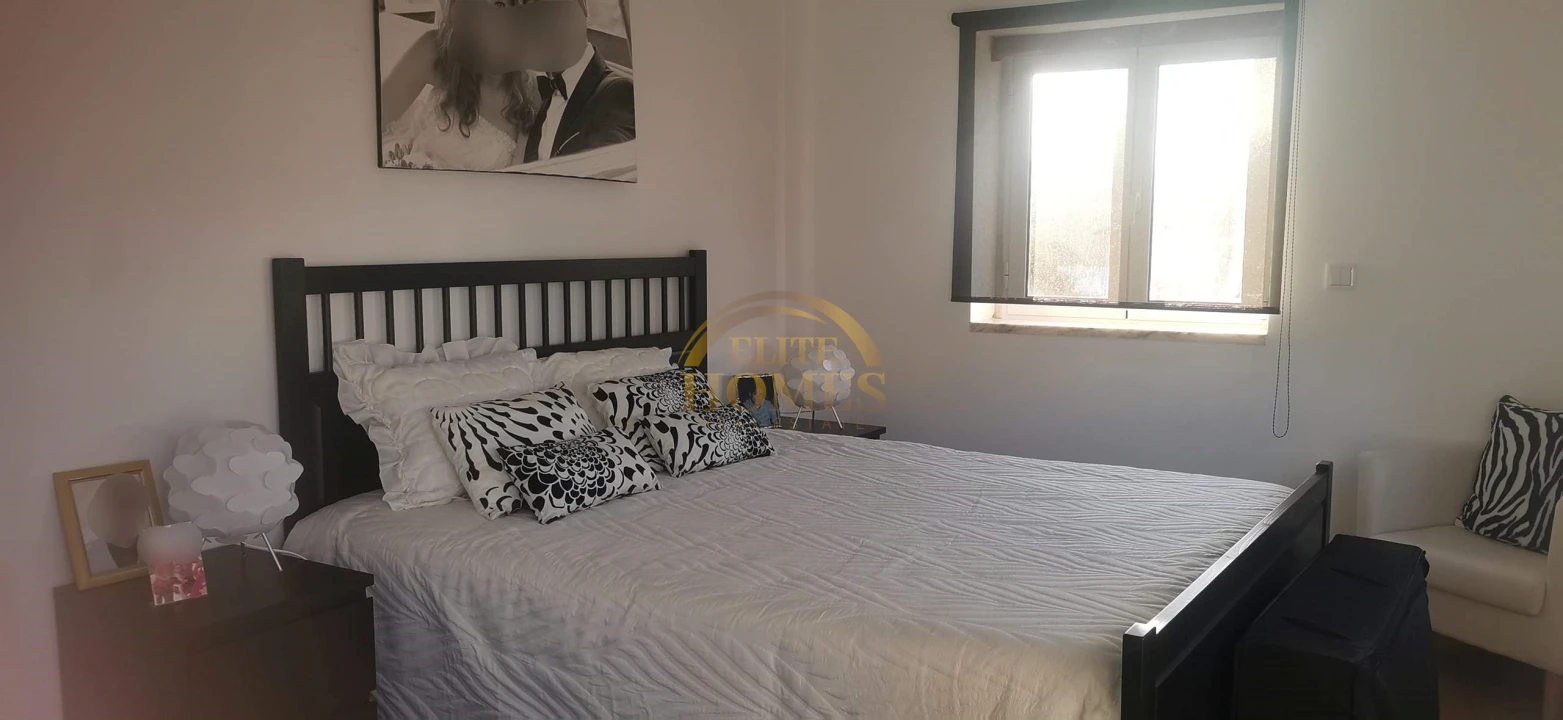 Moradia T5 para Venda em Peral Foto 18