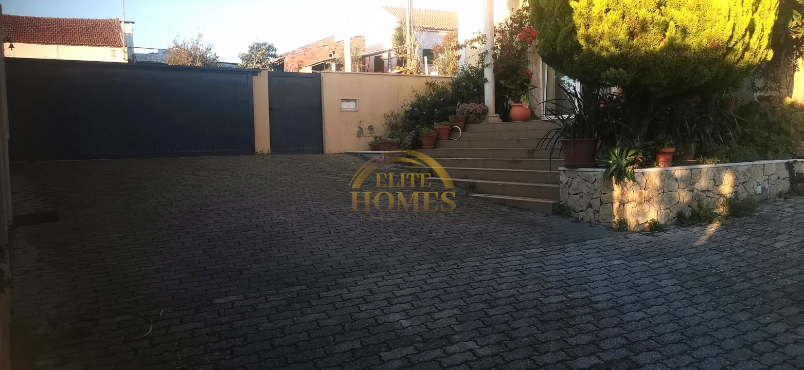 Moradia T5 para Venda em Peral Foto 34