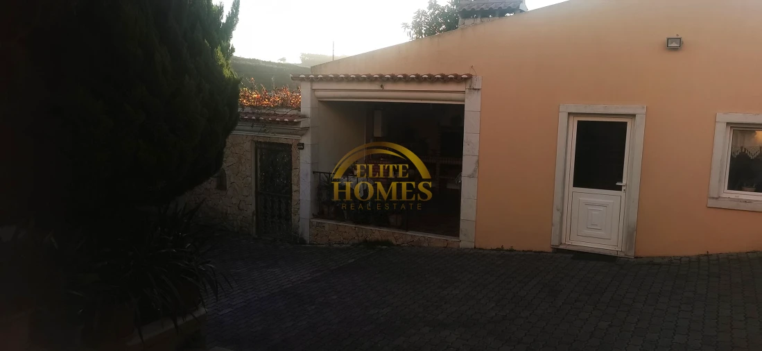 Moradia T5 para Venda em Peral Foto 32