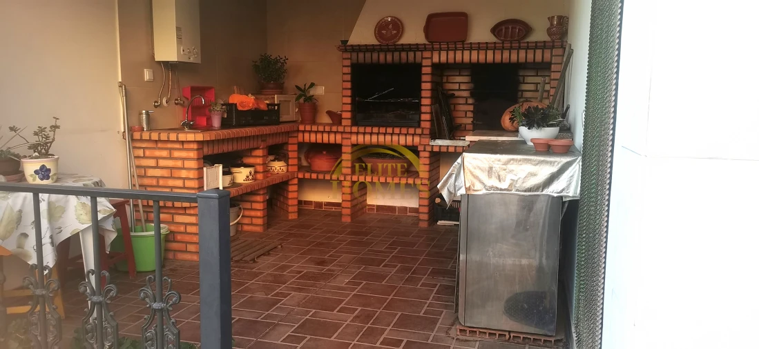 Moradia T5 para Venda em Peral Foto 35