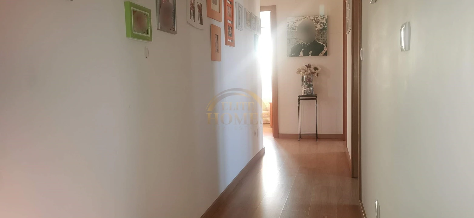 Moradia T5 para Venda em Peral Foto 16