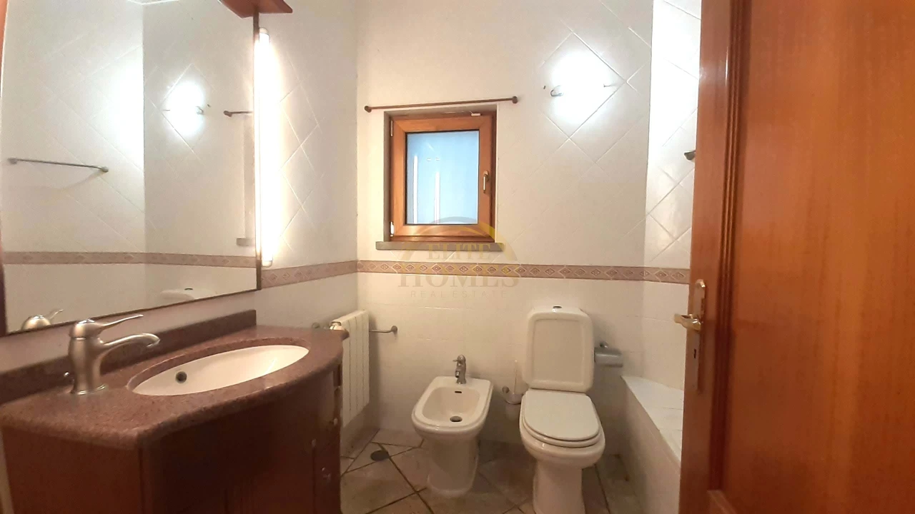 Moradia T5 para Venda em Sesimbra (Castelo) Foto 19