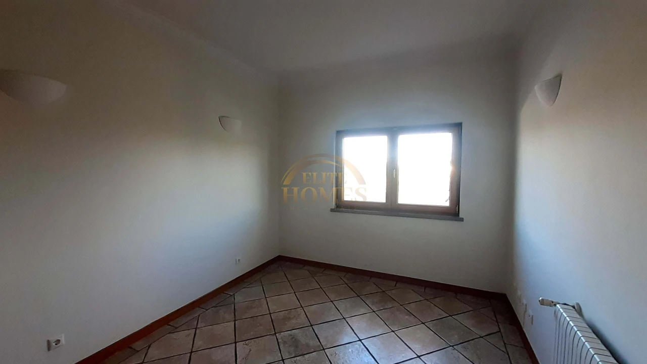 Moradia T5 para Venda em Sesimbra (Castelo) Foto 22