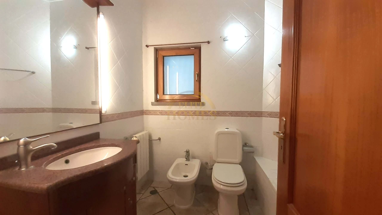 Moradia T5 para Venda em Sesimbra (Castelo) Foto 23