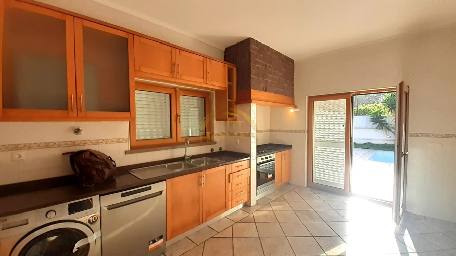 Moradia T5 para Venda em Sesimbra (Castelo) Foto 2