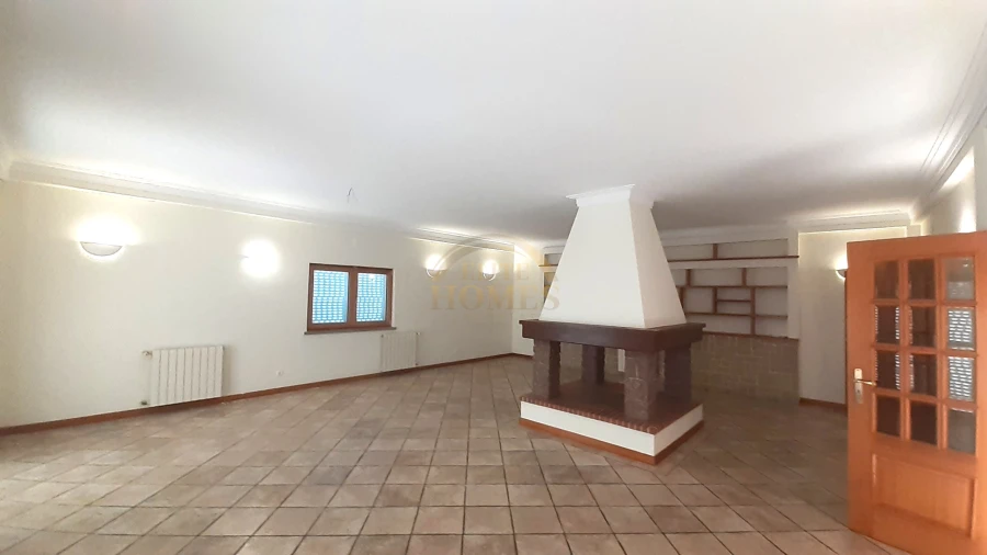 Moradia T5 para Venda em Sesimbra (Castelo) Foto 8