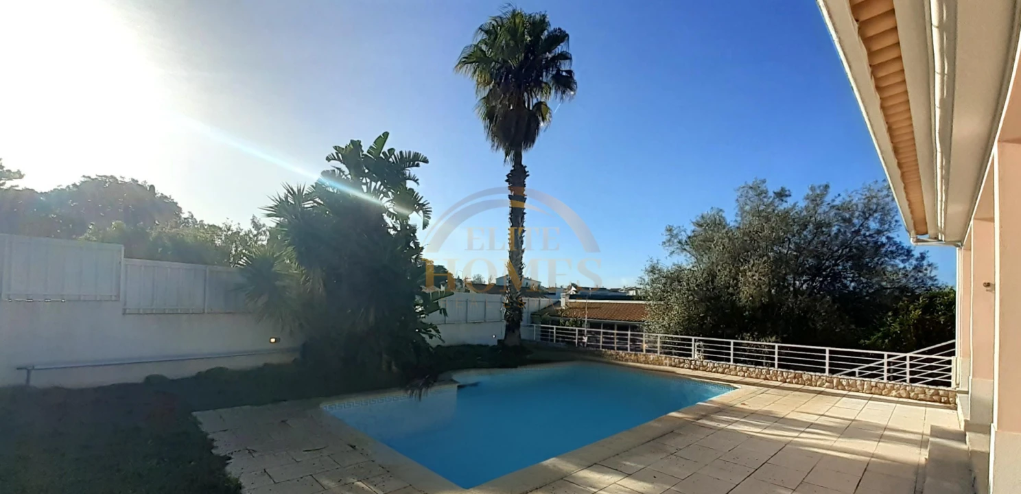 Moradia T5 para Venda em Sesimbra (Castelo) Foto 6