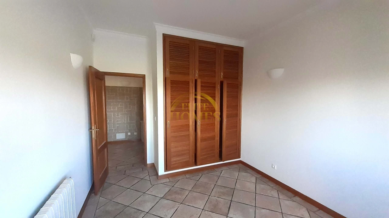 Moradia T5 para Venda em Sesimbra (Castelo) Foto 13