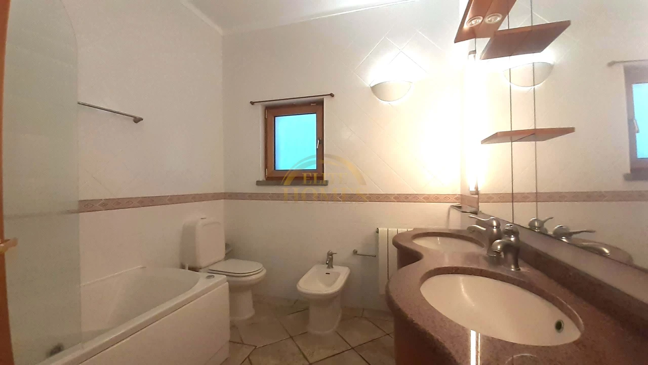 Moradia T5 para Venda em Sesimbra (Castelo) Foto 17