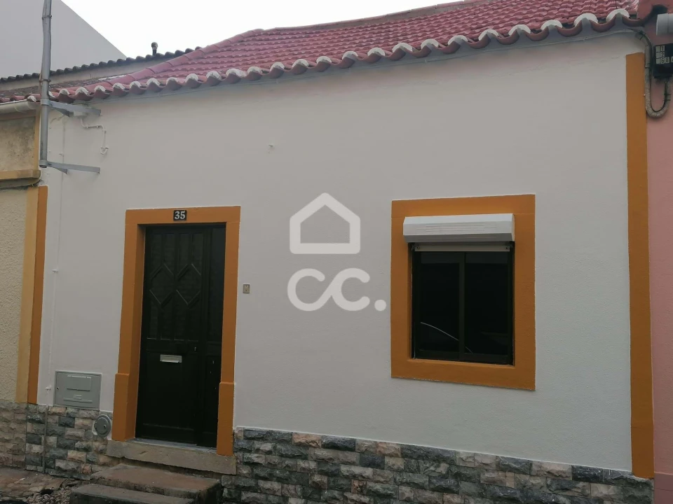 Moradia T2 para Arrendamento em Bombarral e Vale Covo Foto 1