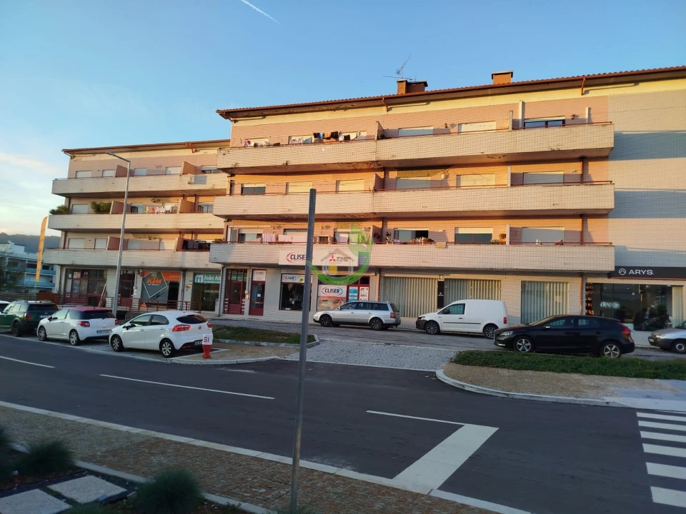 Apartamento T3 para Venda em Vila Verde e Barbudo Foto 2