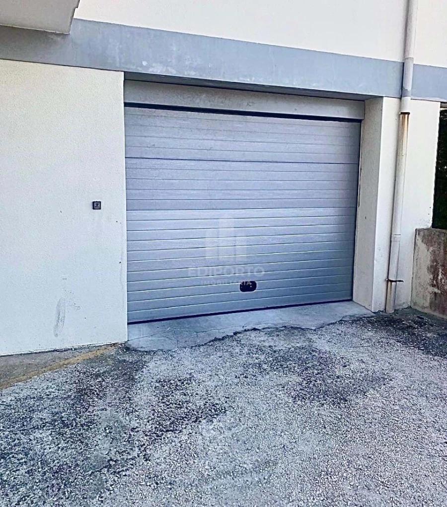 Garagem para Venda em Tavarede Foto 1