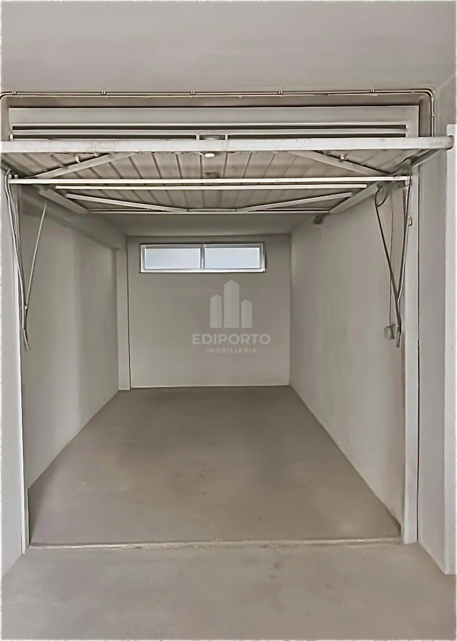 Garagem para Venda em Tavarede Foto 2