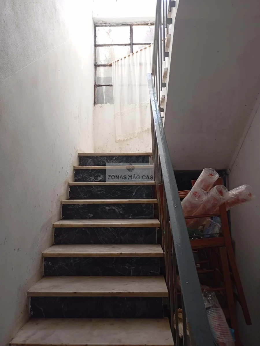 Moradia T8 para Venda em Alvalade Foto 8