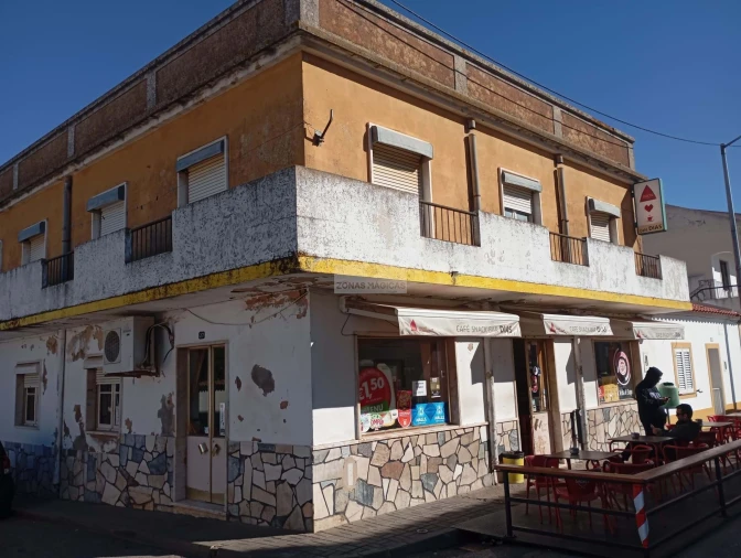 Moradia T8 para Venda em Alvalade