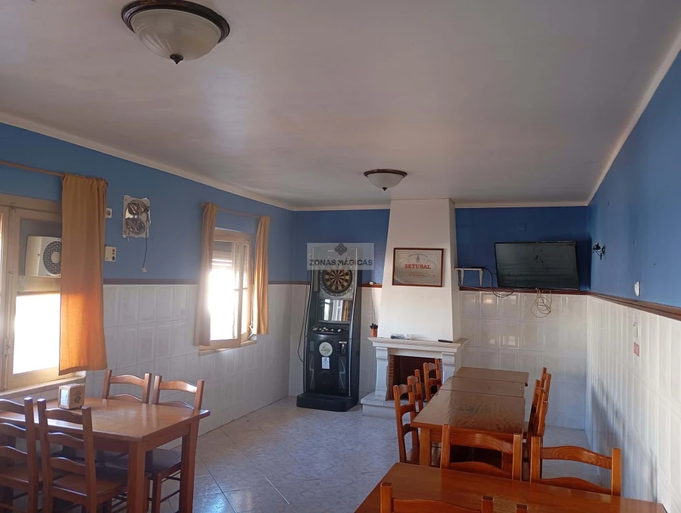 Moradia T8 para Venda em Alvalade Foto 5