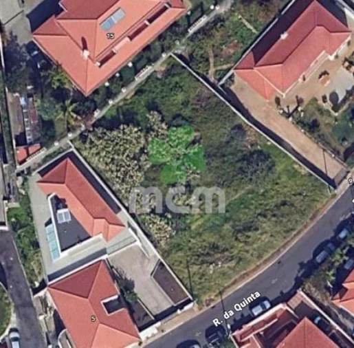 Terreno para Venda em Caniço