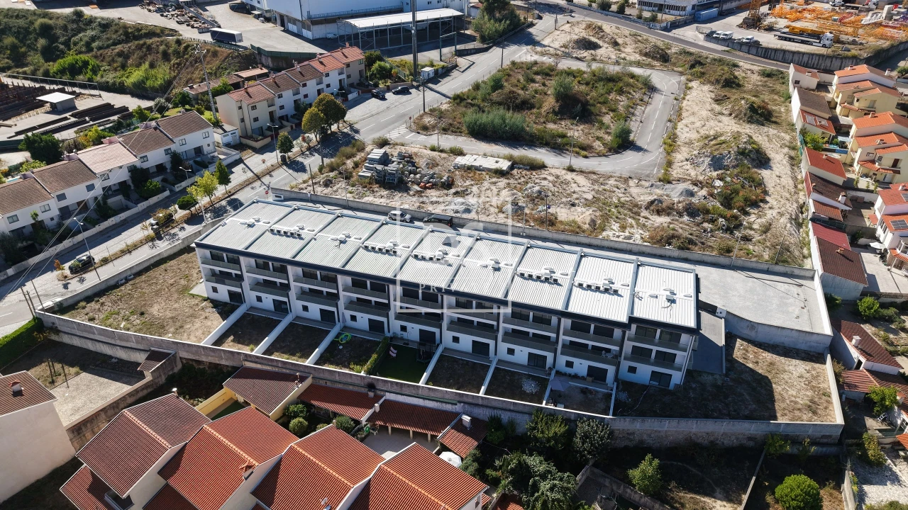 Moradia T3 para Venda em Fregim Foto 3