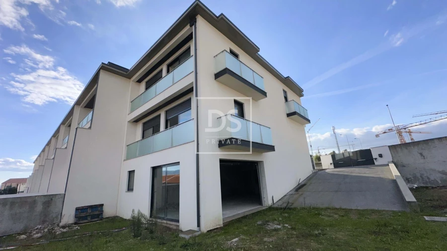 Moradia T3 para Venda em Fregim Foto 2