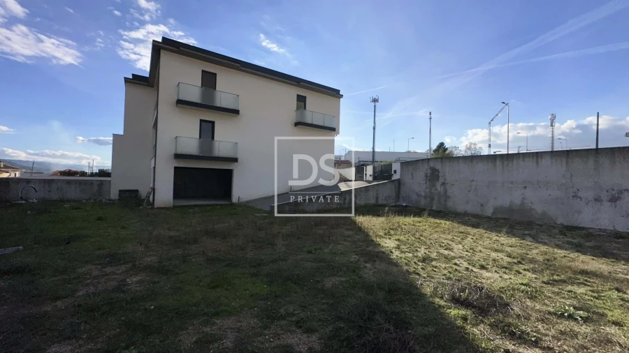 Moradia T3 para Venda em Fregim Foto 22