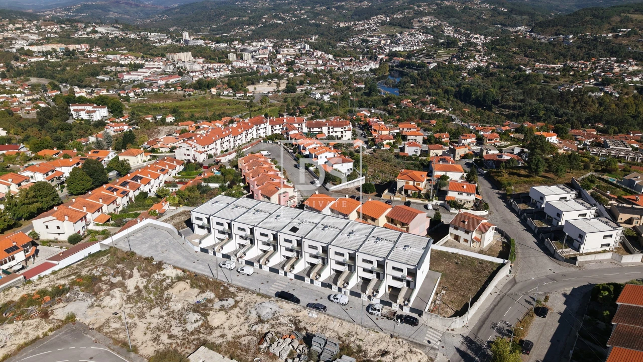 Moradia T3 para Venda em Fregim Foto 24