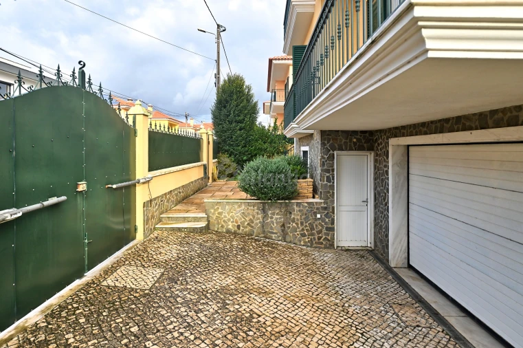 Moradia T3 para Venda em Alcabideche Foto 40