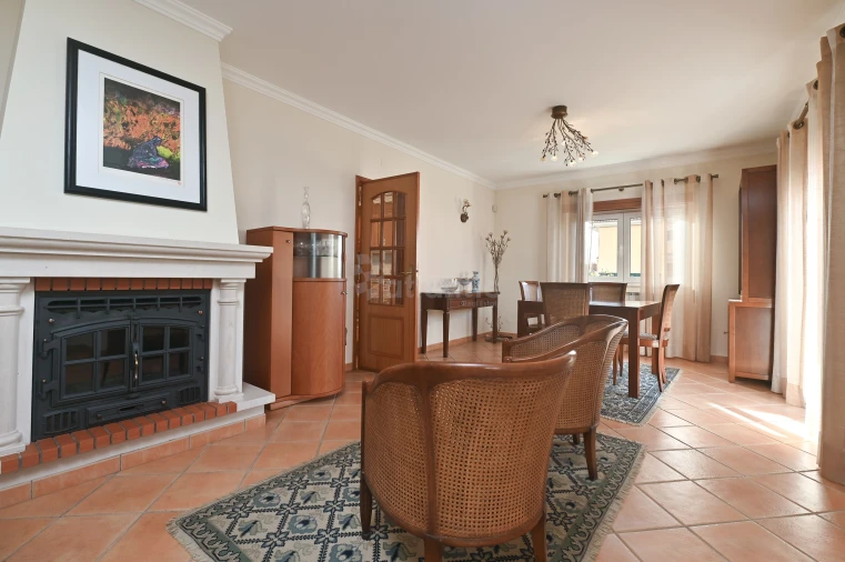 Moradia T3 para Venda em Alcabideche Foto 4