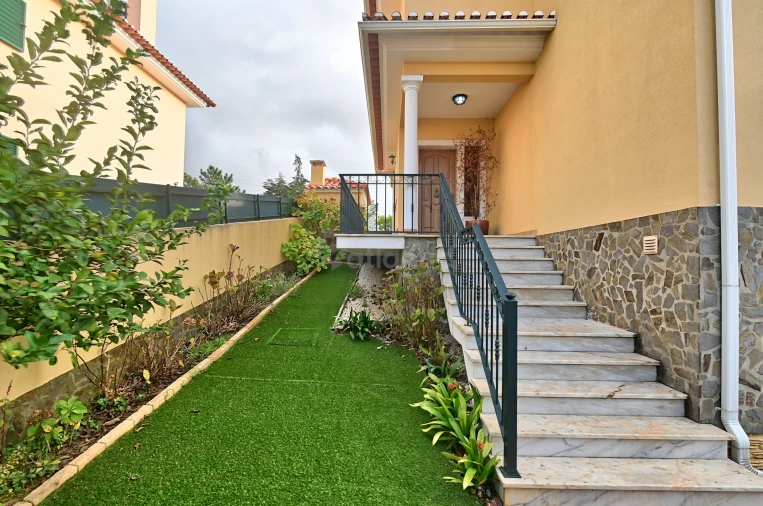 Moradia T3 para Venda em Alcabideche Foto 42