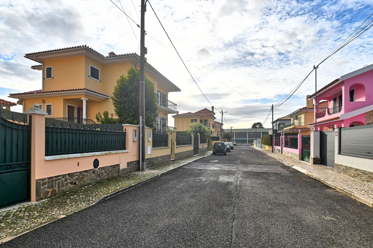 Moradia T3 para Venda em Alcabideche Foto 45