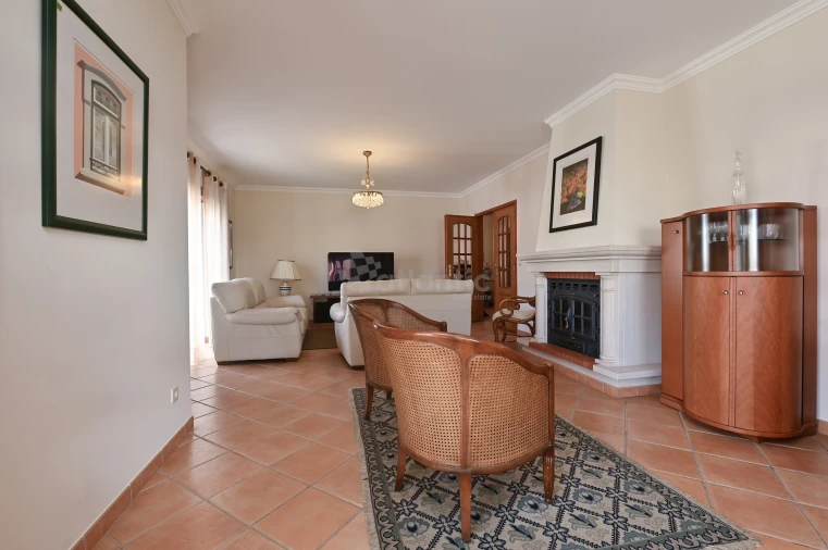 Moradia T3 para Venda em Alcabideche Foto 2