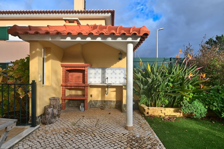 Moradia T3 para Venda em Alcabideche Foto 47