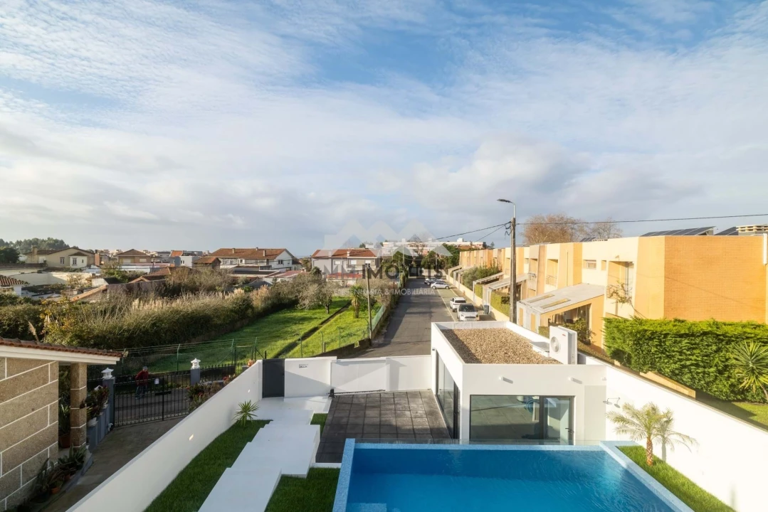 Moradia T3 para Venda em Santa Marinha e São Pedro da Afurada Foto 46