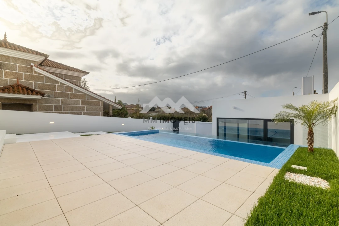 Moradia T3 para Venda em Santa Marinha e São Pedro da Afurada Foto 77