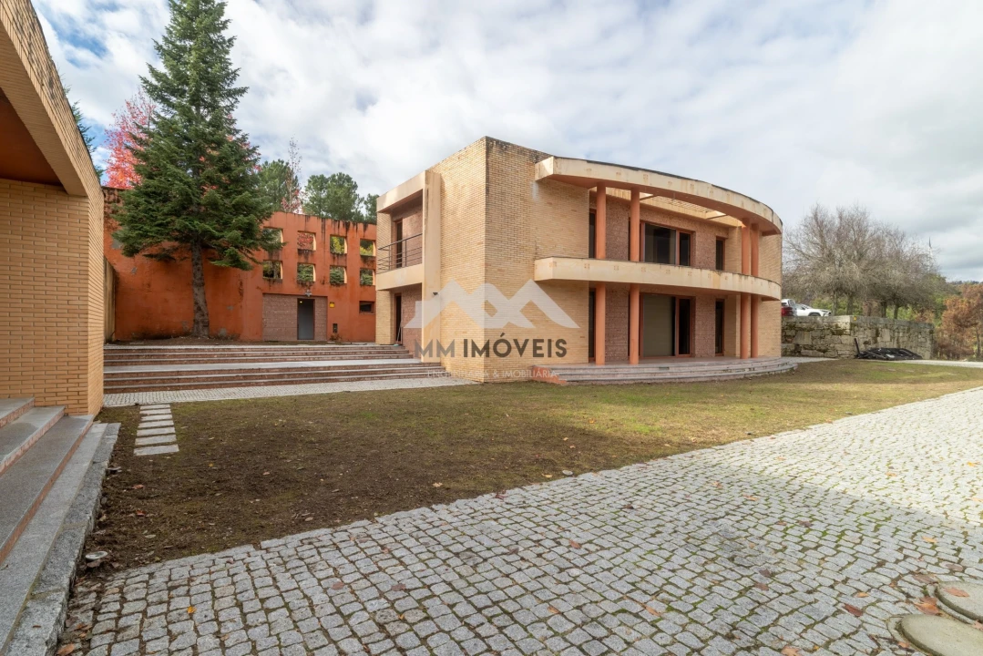 Moradia T4 para Venda em Caria Foto 27