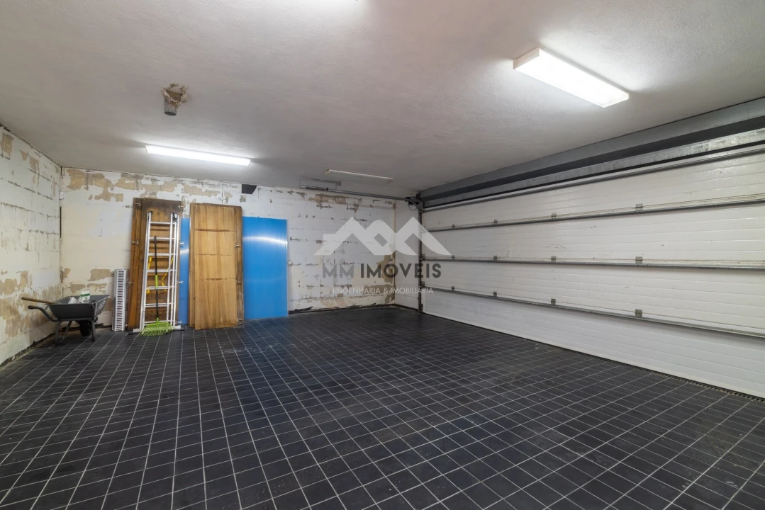 Moradia T4 para Venda em Caria Foto 45