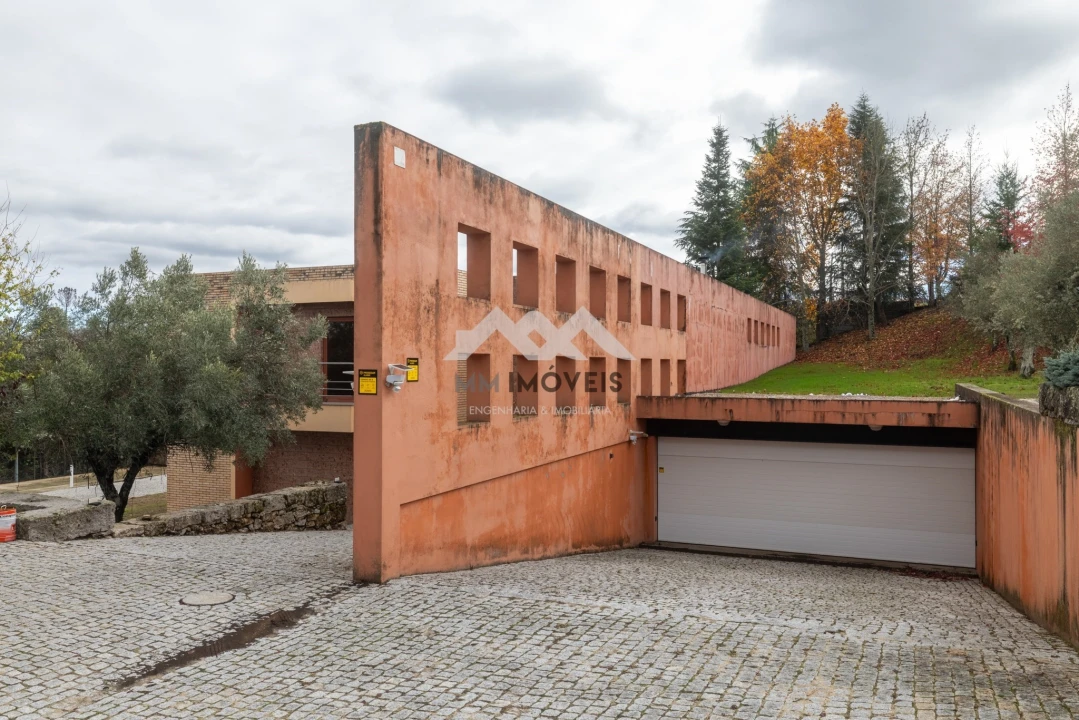 Moradia T4 para Venda em Caria Foto 48