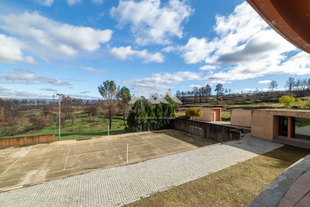 Moradia T4 para Venda em Caria Foto 11