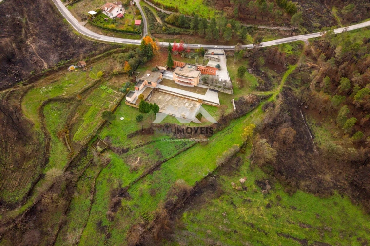 Moradia T4 para Venda em Caria Foto 5