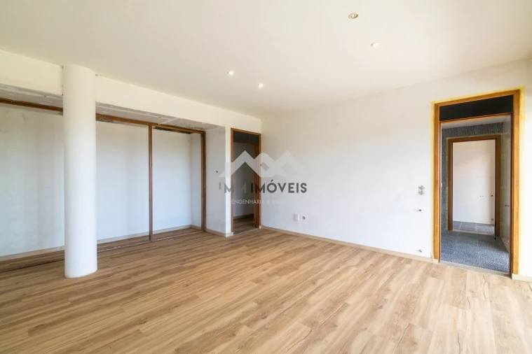 Moradia T4 para Venda em Caria Foto 19