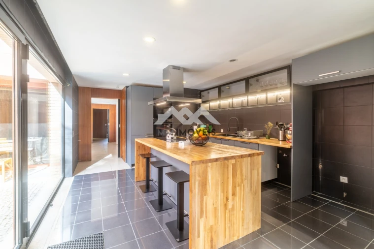 Moradia T4 para Venda em Caria Foto 24