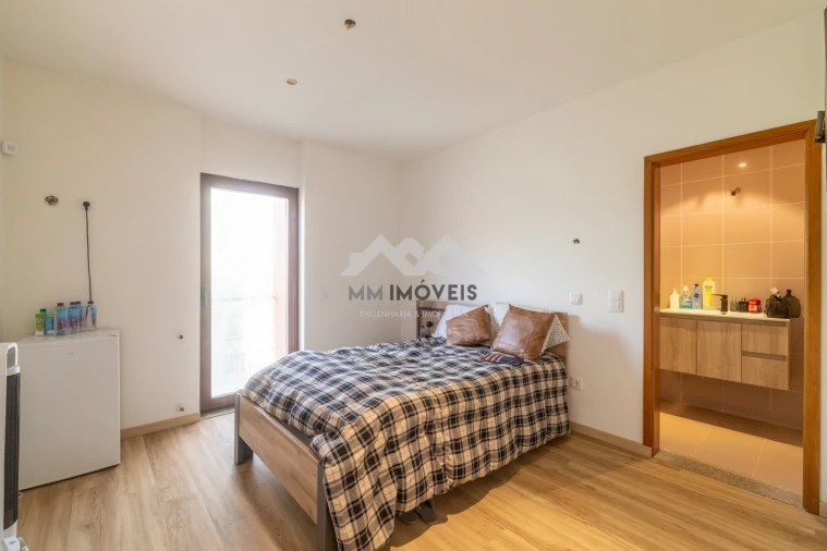 Moradia T4 para Venda em Caria Foto 35