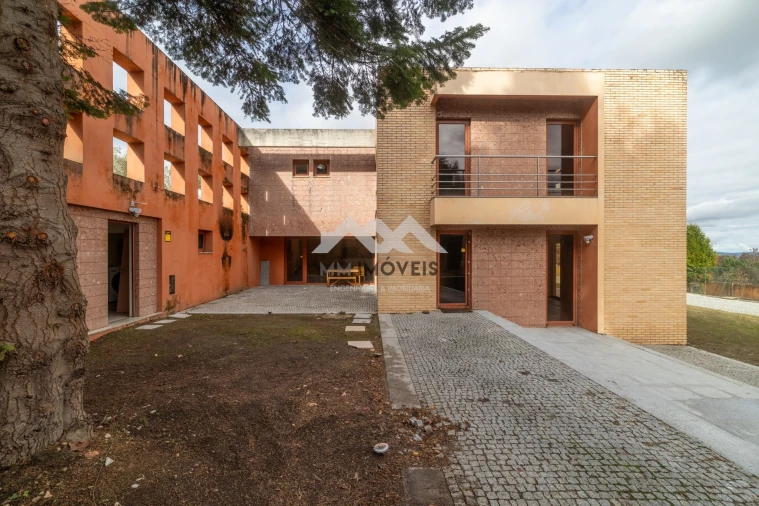 Moradia T4 para Venda em Caria Foto 40